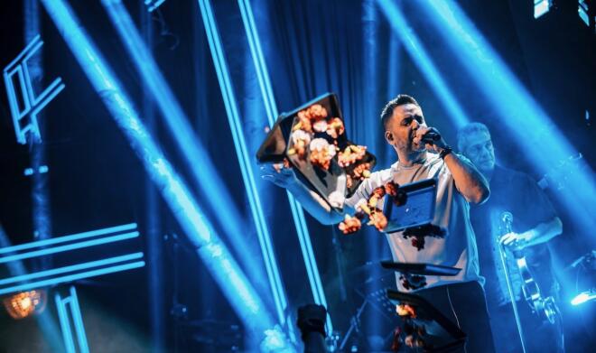 Γιώργος Γιαννιάς: Έκανε την έκπληξη διασκέδασης στον Πειραιά