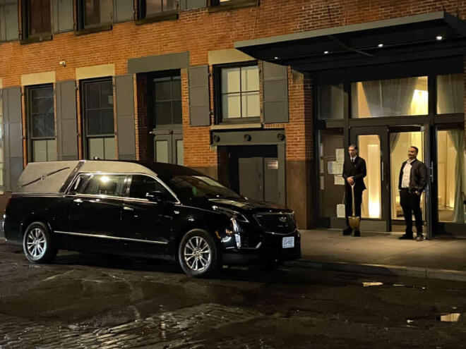 Νεκροφόρα σε Halloween πάρτυ