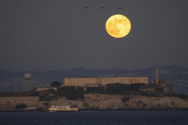 Το Φεγγάρι του Κάστορα για 15 - 20 λεπτά θα έχει μια έντονη πορτοκαλί απόχρωση - AP Images