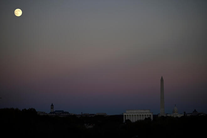 Η πανσέληνος του Νοεμβρίου είναι η μεγαλύτερη και φωτεινότερη υπερπανσέληνος από το 2019 - AP Images