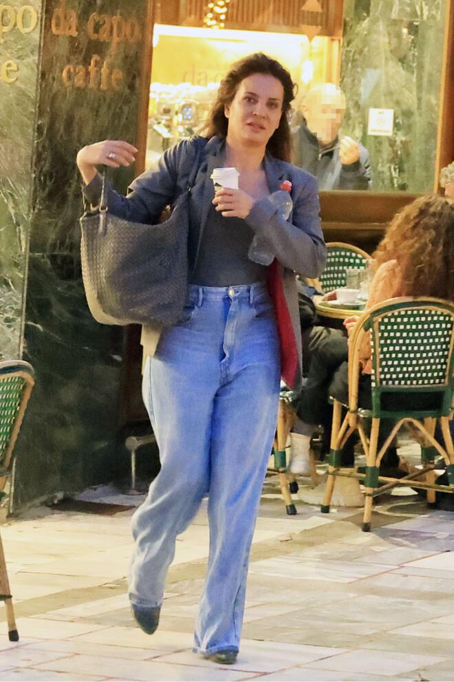 Δήμητρα Ματσούκα: Χαλαρή βόλτα στο κέντρο της Αθήνας