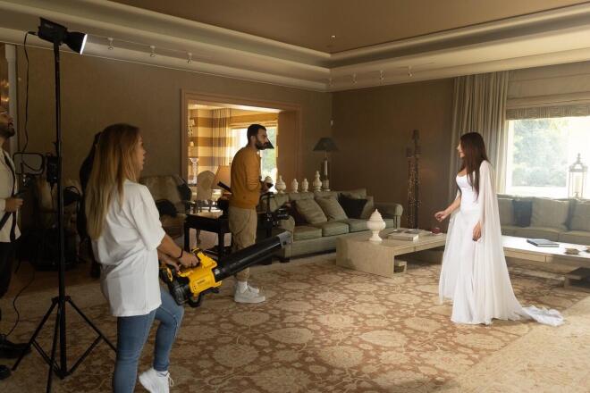 Κέλλυ Κελεκίδου: Backstage του music video του νέου τραγουδιού «Σπίτι Σου»