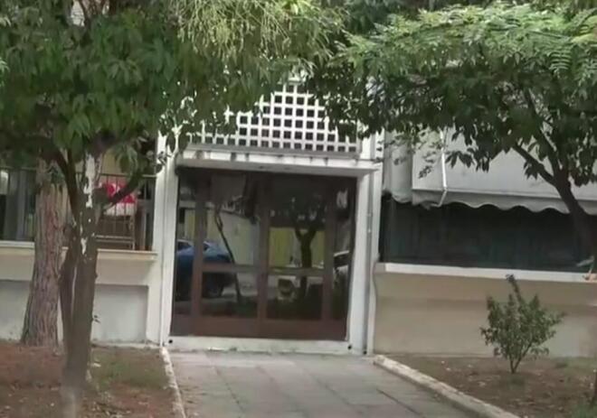 Δίωξη για απόπειρα ανθρωποκτονίας στον 75χρονο που μαχαίρωσε την κόρη του