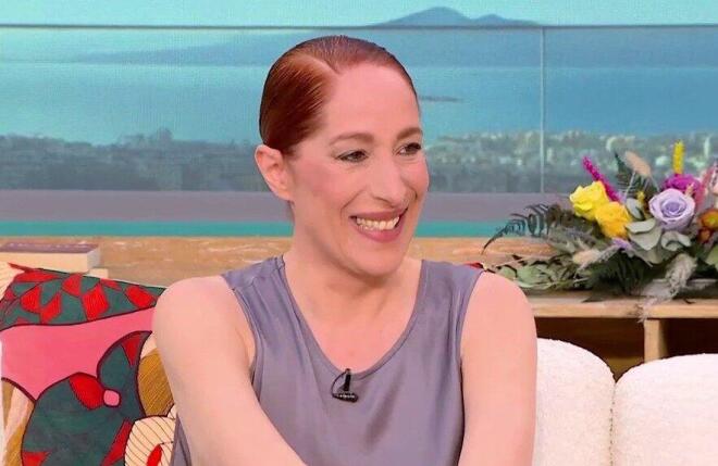 Κόρα Καρβούνη: «Μου είπε ο Μπράτης: "Σταμάτα να κλαις, έχεις πρηστεί"»