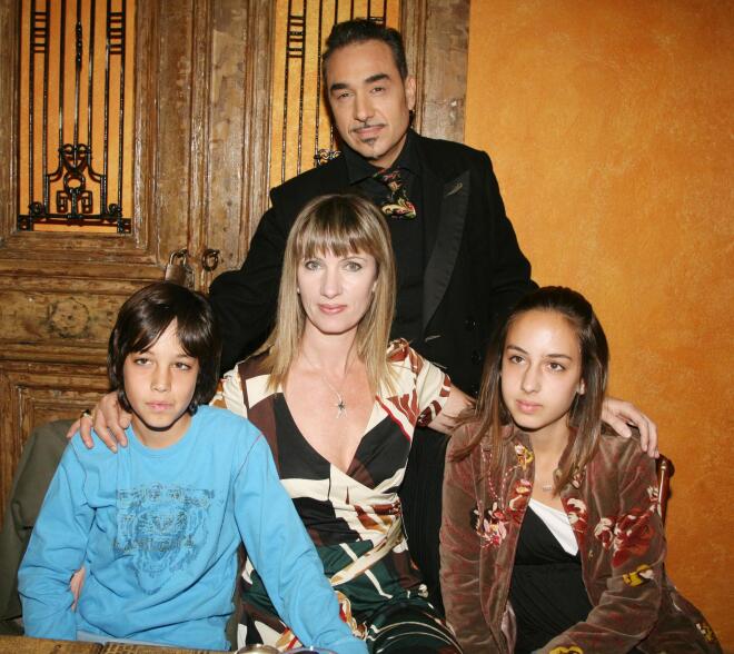 Παλιότερη φωτογραφία του Νότη και της Κίλι Σφακιανάκη με τα παιδιά τους, Απόλλωνα κι Αφροδίτη