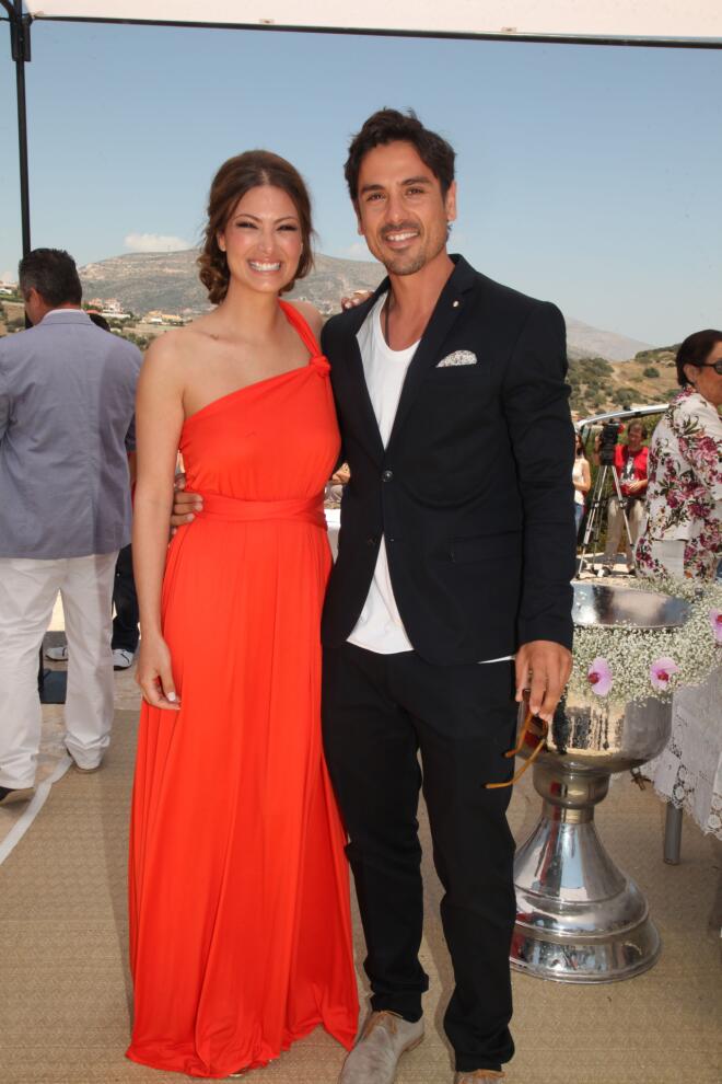 Δέσποινα Καμπούρη- Βαγγέλης Ταρασιάδης στη βάπτιση της κόρης τους, Έλενας, τον Ιούλιο του 2012/ NDP