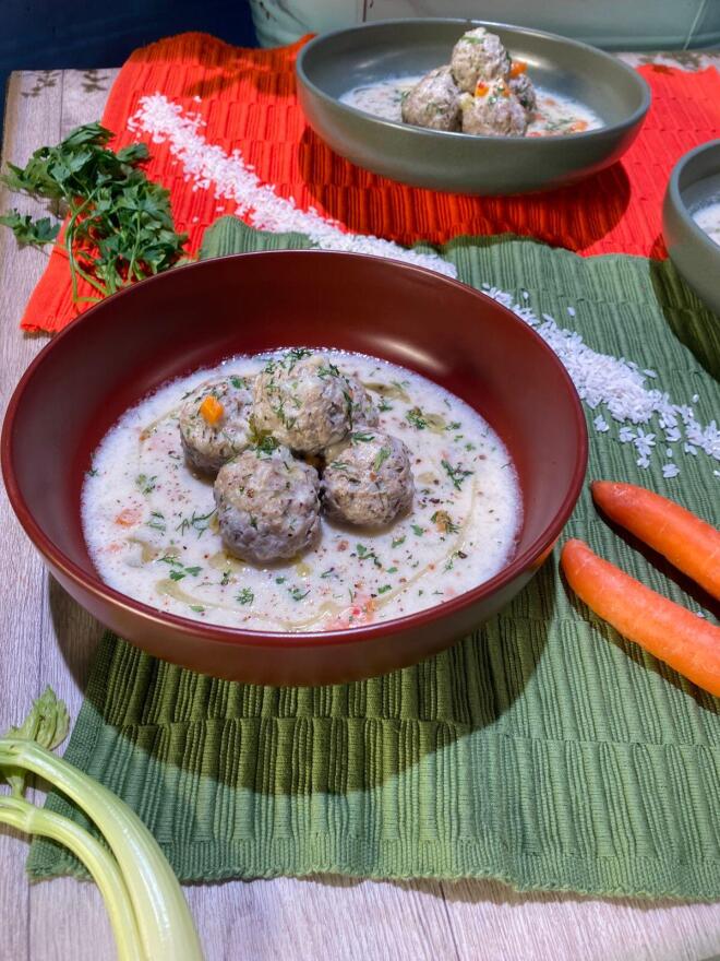 Συνταγή για παραδοσιακά γιουβαρλάκια αυγολέμονο