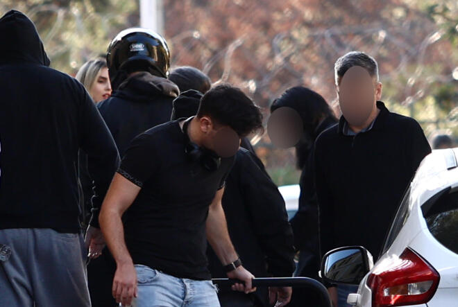 Στον ανακριτή ο 46χρονος παλαιοημερολογίτης ιερέας και άλλοι 7 συλληφθέντες