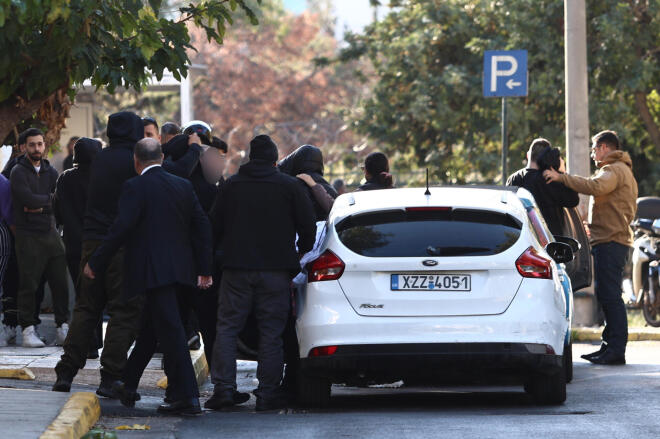 Στον ανακριτή ο 46χρονος παλαιοημερολογίτης ιερέας και άλλοι 7 συλληφθέντες