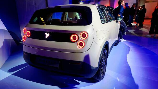 Η NIO ήρθε στην Ελλάδα και εντυπωσιάζει 