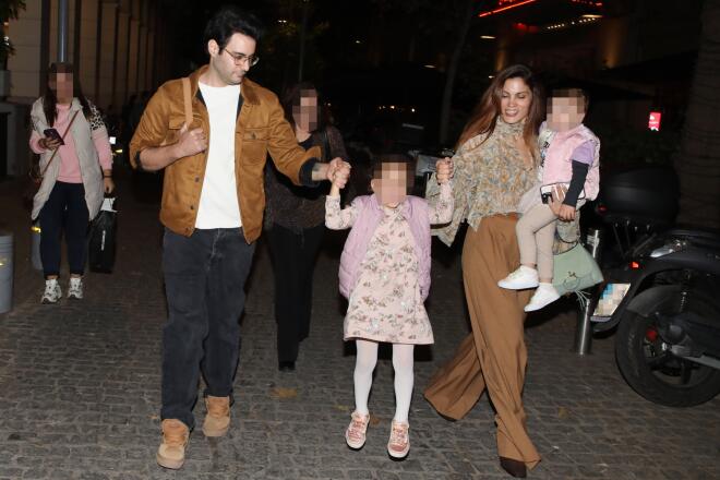 Μαίρη Συνατσάκη - Ίαν Στρατής: Οικογενειακή βραδινή έξοδος με την κόρη τους