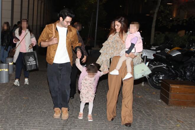 Μαίρη Συνατσάκη - Ίαν Στρατής: Οικογενειακή βραδινή έξοδος με την κόρη τους, Ολίβια