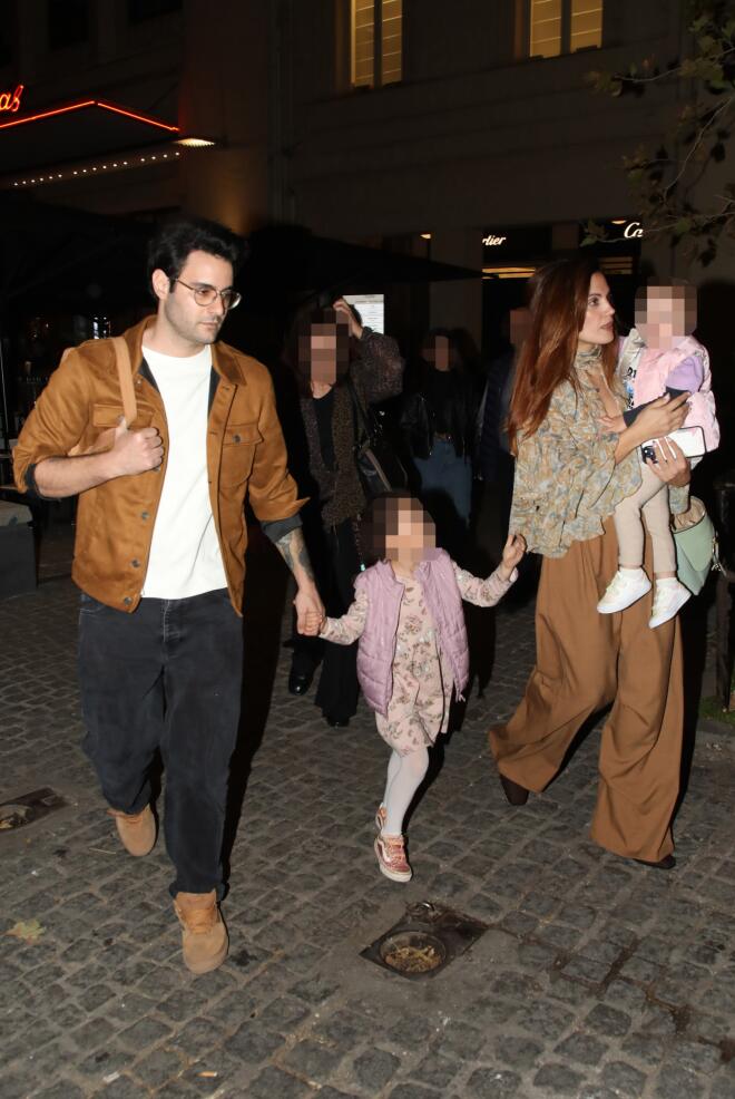 Μαίρη Συνατσάκη - Ίαν Στρατής: βραδινή έξοδος με την κόρη τους, Ολίβια