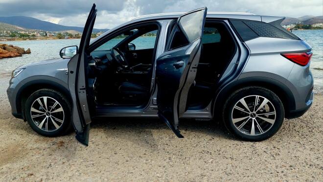 Οδηγούμε το ανανεωμένο ηλεκτρικό BYD ΑΤΤΟ 3