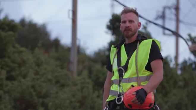 Φάρμα: Ο Δημήτρης είναι εναερίτης στο επάγγελμα