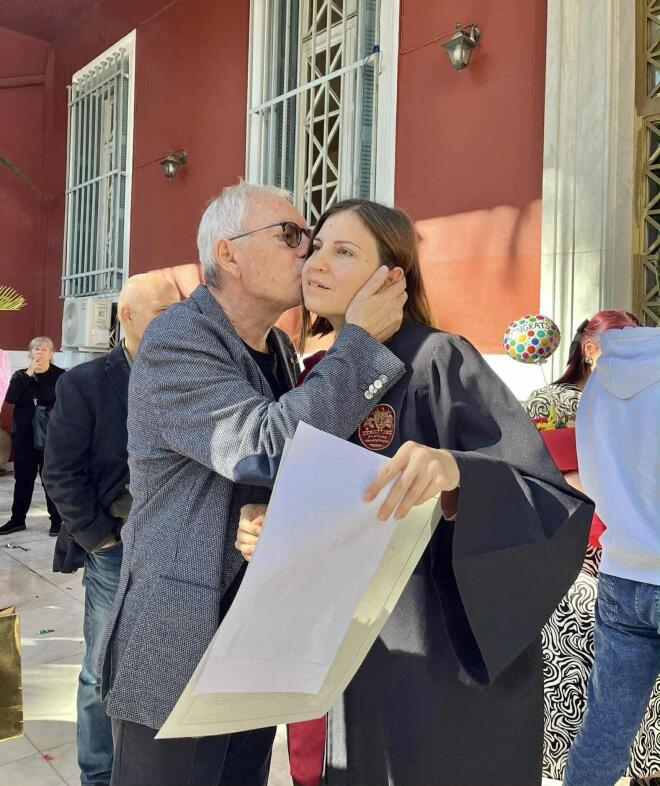 Σταμάτης Μαλέλης: Υπερήφανος μπαμπάς - Η κόρη του Δέσποινα πήρε πτυχίο!