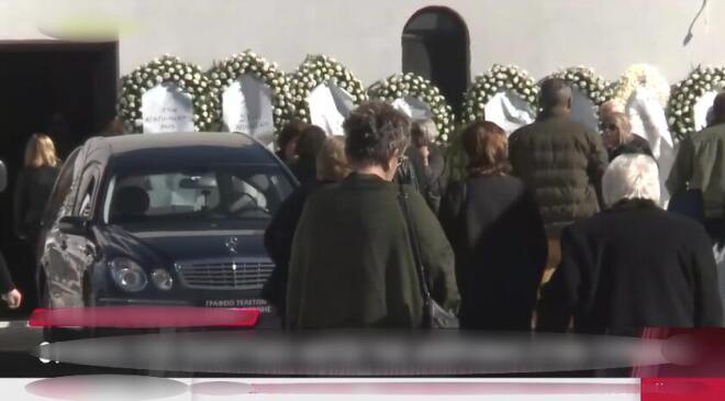 Τραγικές φιγούρες τα παιδιά της 49χρονης 