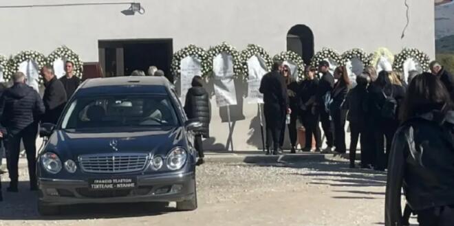 Εικόνες από την κηδεία της 49χρονης 