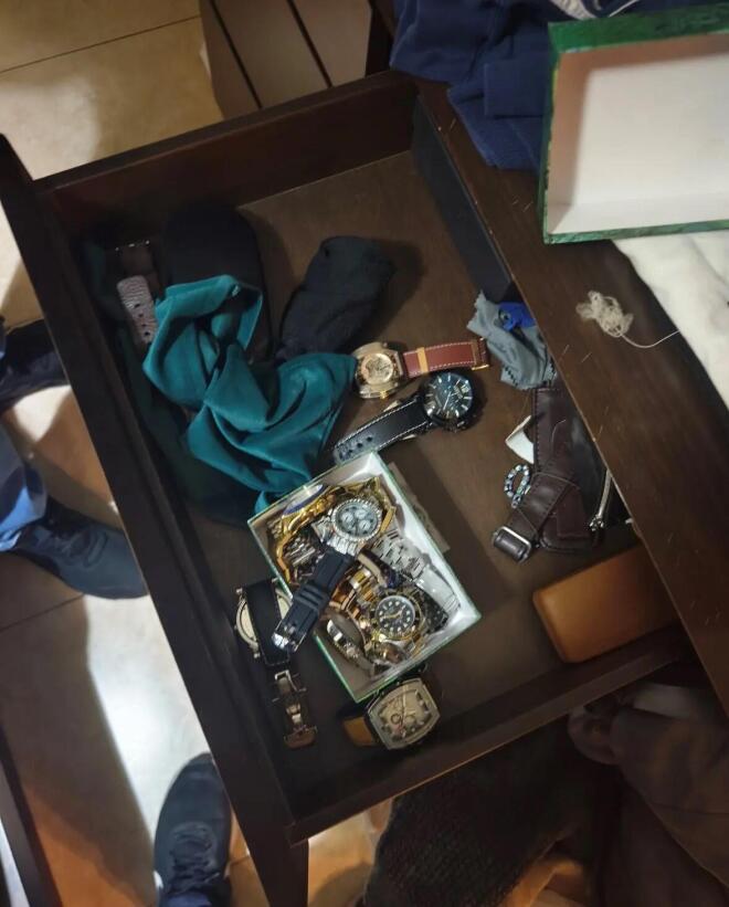 Έρευνες πραγματοποιήθηκαν από την αστυνομία σε σπίτια των συλληφθέντων για την απάτη σε βάρος επωνύμων - ΕΛ.ΑΣ.