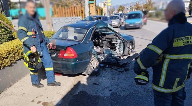 Το αυτοκίνητο που ενεπλάκη στο τροχαίο στα Γλυκά Νερά - irafina.gr