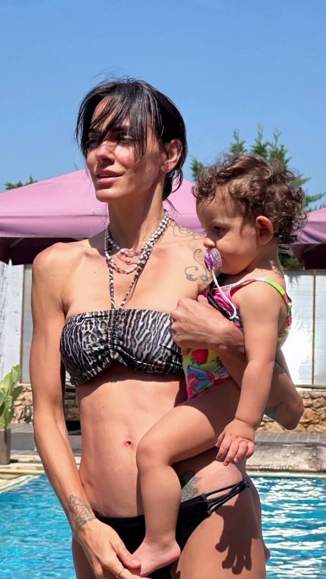 Η Ελισάβετ Σπανού με την κόρη της/ instagram