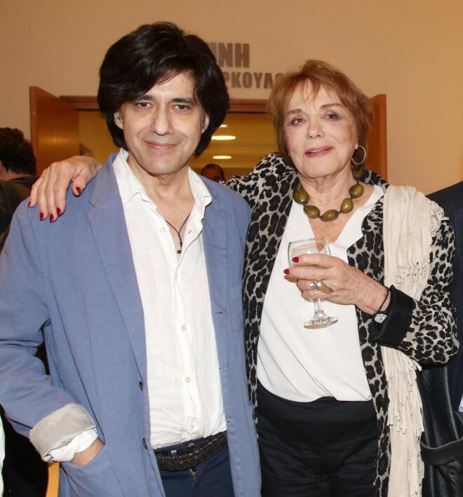 Ο Αλέξης Σταμάτης με τη μητέρα του, τη γνωστή ηθοποιό Μπέτυ Αρβανίτη