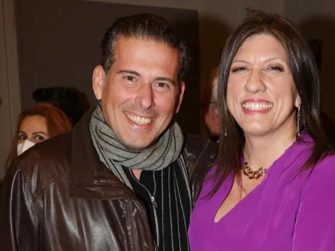 «Με τη Ζωή γνωριστήκαμε το 2016 στο φουαγιέ του Θεάτρου Τέχνης, σε μία παράσταση. Η Ζωή είναι ένας άνθρωπος που είναι στη ζωή μου. Υπήρξε μία σχέση που εξελίχθηκε σε κάτι πολύ όμορφο. Είναι μία ακτιβίστρια, δεν είναι πολιτικός» είπε σε δηλώσεις του στην εκπομπή της Ελεονώρας Μελέτη ο Διαμαντής Καραναστάσης. Ερωτηθείς για το εάν μπορούν να συμβαδίσουν δύο δυναμικοί άνθρωποι, δήλωσε πως: «Μπορούν να συμβαδίσουν δύο δυναμικοί άνθρωποι, υπάρχουν συγκρούσεις και η αλήθεια είναι ότι υποχωρεί εκείνη πρώτη. Είναι ένα πολύ γλυκό κορίτσι που έχει κανιβαλιστεί με πολύ έντονο τρόπο. Τότε έλεγαν “μαζέψτε την τρελή”. Όποιος γνωρίζει την Ζωή λέει τι γλυκό πλάσμα είναι αυτή και τι καλό κορίτσι».