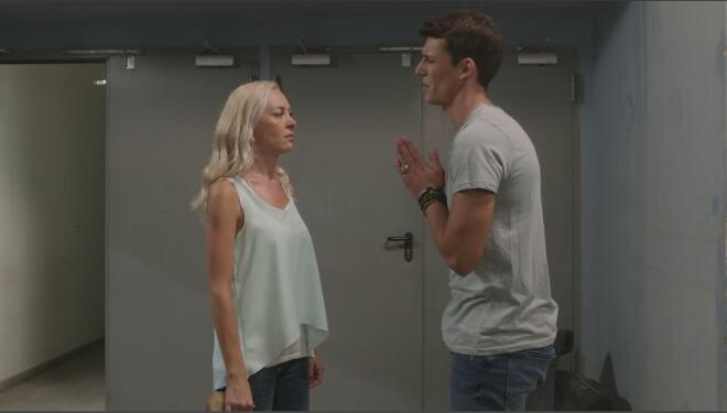 Η Ζέτα τσακώνεται με τον Κωστή και εκείνος φεύγει από το σπίτι