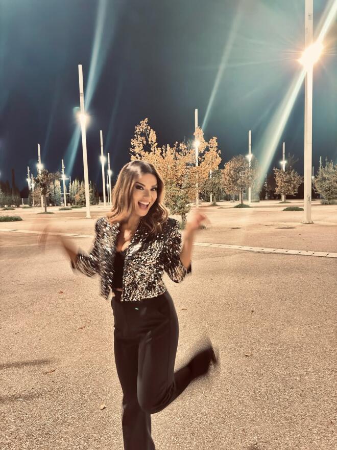 Βάσω Λασκαράκη: Το εντυπωσιακό glamorous look σε βραδινή της έξοδο