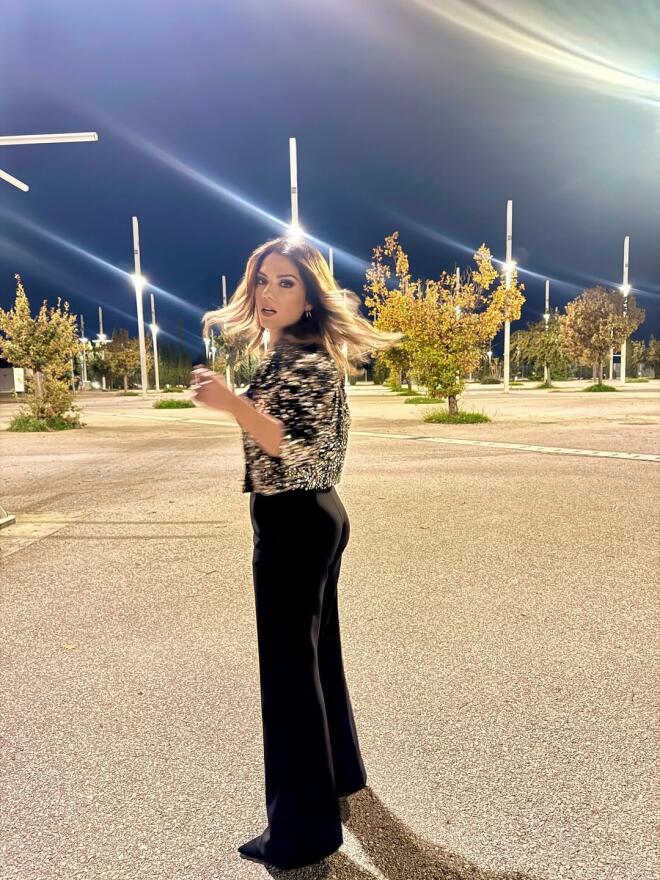 Βάσω Λασκαράκη: Το εντυπωσιακό glamorous look σε βραδινή της έξοδο