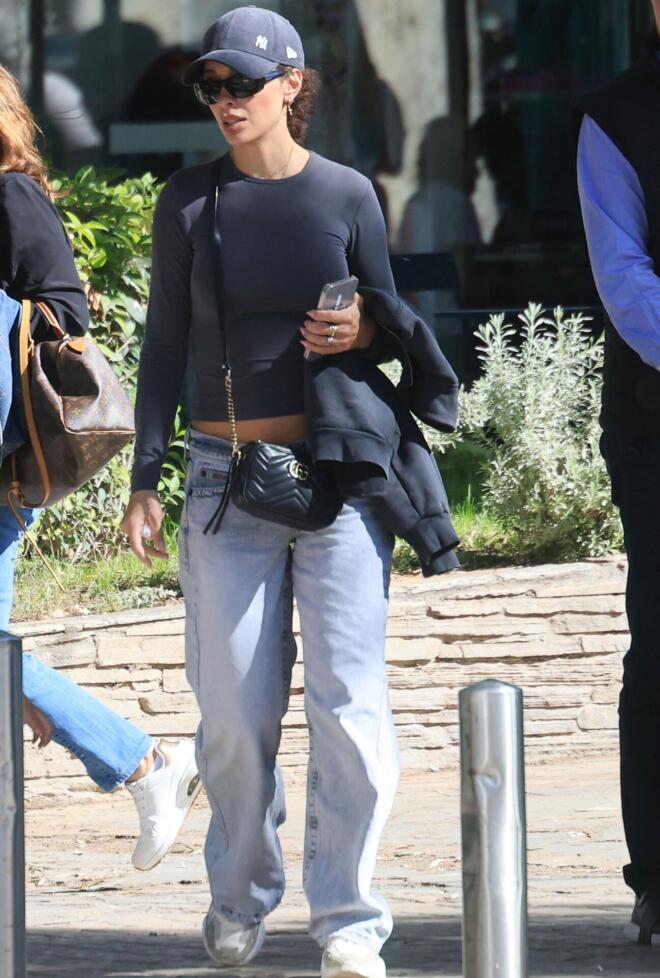 Στιλάτη ακόμη και στις απλές στιγμές: Η Ελένη Φουρέιρα σε καθημερινή έξοδο