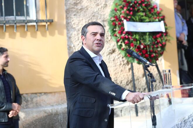 Ο Αλέξης Τσίπρας στον επικήδειο που εκφώνησε στην κηδεία Φλαμπουράρη  