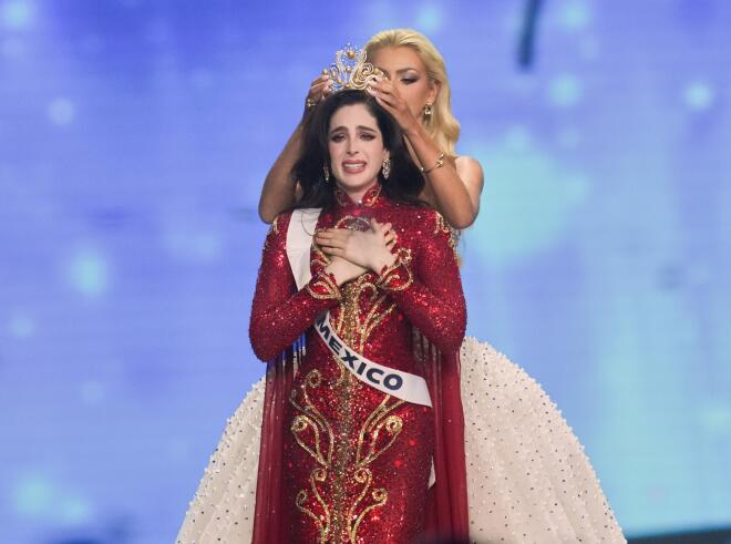 Η στιγμή που η Φάτιμα Μπος από το Μεξικό στέφεται Μις Υφήλιος! 
