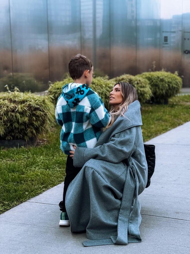 Family chic στο Μιλάνο: Μόδα, βόλτα και όμορφες στιγμές