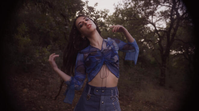 Έλενα Λεώνη: «Βροχή» Νέο Τραγούδι & Music Video