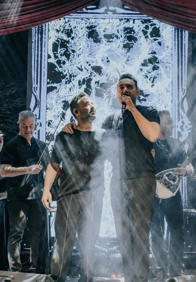 Γιώργος Γιαννιάς: Η συγκινητική υποδοχή στον κουμπάρο του Χρήστο Μενιδιάτη