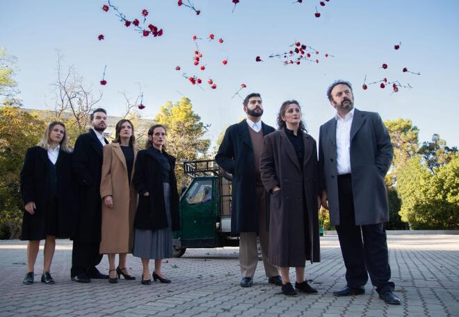 Νάντια Δαλκυριάδου: Ο θίασος της παράστασης Εντολή της Διδώς Σωτηρίου