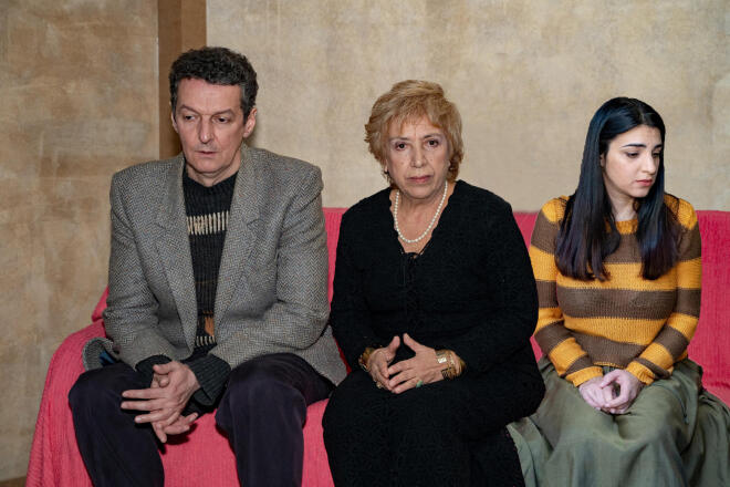 «Mέρες ολόκληρες στα δένδρα» στο θέατρο ΕΚΣΤΑΝ