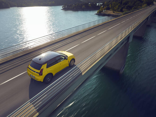 Renault 5 E-Tech Electric - Dacia Bigster: Φιναλίστ για το Αυτοκίνητο της Χρονιάς 2026 για την Ελλάδα