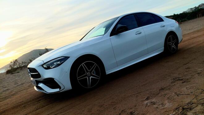 Δοκιμάζουμε την νέα Mercedes C400e 4MATIC