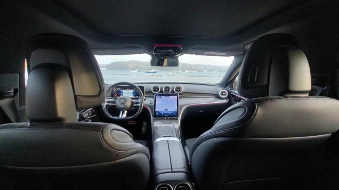 Δοκιμάζουμε τη νέα Mercedes C400e 4MATIC