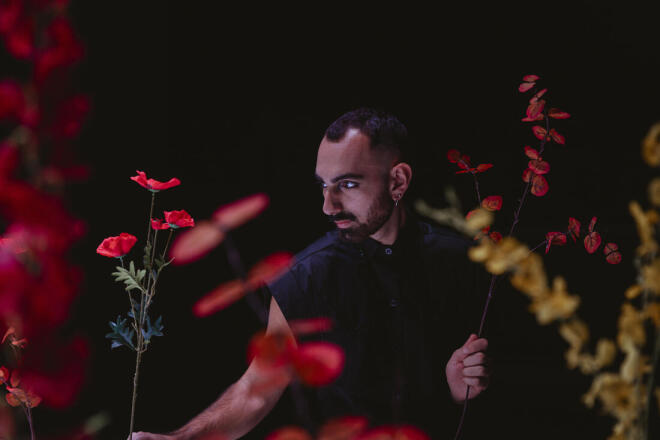 Είδαμε την παράσταση Η Μονίκ δραπετεύει με μια Θέμις Μπαζάκα... μαγική!