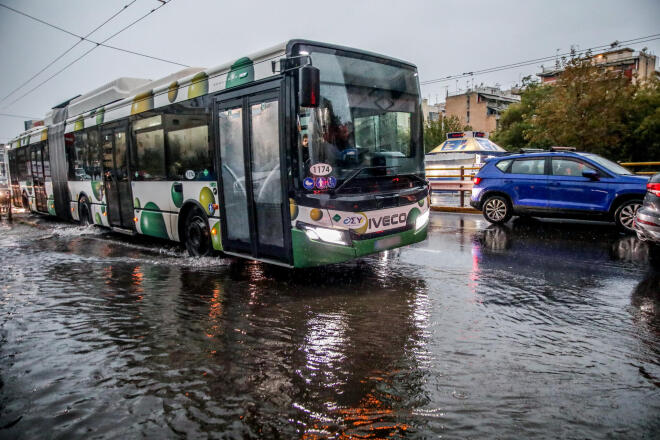 Πλημμυρισμένοι δρόμοι στην Αθήνα από την κακοκαιρία Adel - Eurokinissi