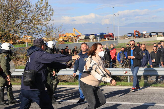 επεισόδια αγρότες 5