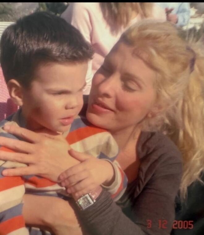 Ελένη Μενεγάκη: Ο γιος της Άγγελος Λάτσιος έγινε 23 - Οι τρυφερές ευχές της