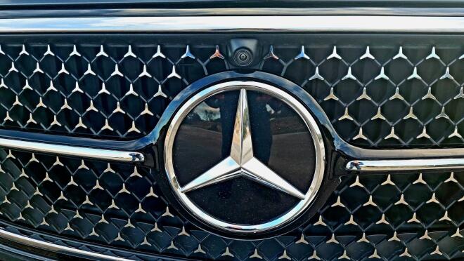 Mercedes-Benz E 220 d: Δοκιμάζουμε την «αστεράτη» λιμουζίνα