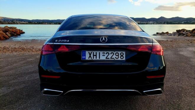 Mercedes-Benz E 220 d: Δοκιμάζουμε την «αστεράτη» λιμουζίνα