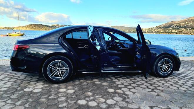 Mercedes-Benz E 220 d: Δοκιμάζουμε την «αστεράτη» λιμουζίνα