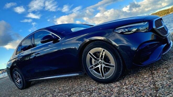 Mercedes-Benz E 220 d: Δοκιμάζουμε την «αστεράτη» λιμουζίνα