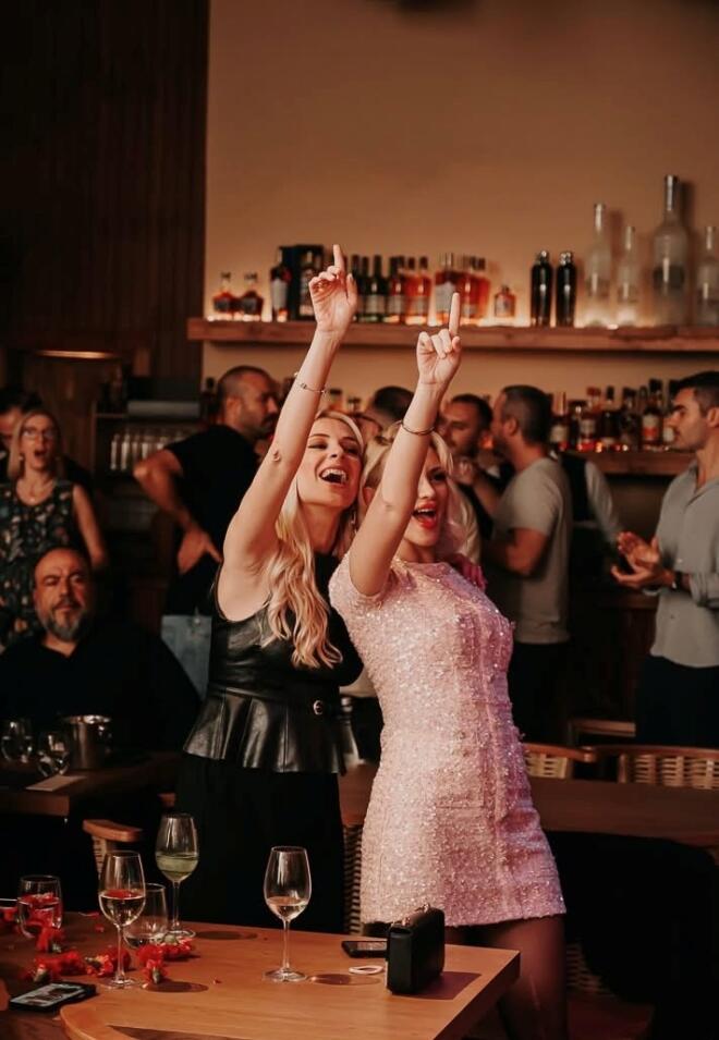 Κώστας Καραφώτης - Ματθαία Σπιταδάκη: Όσα έγιναν στη λαμπερή τους πρεμιέρα